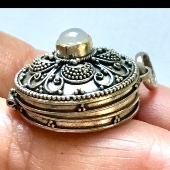 Artisan Handcrafted Sterling & MoonStone Locket Pendant - Picture 3 of 7